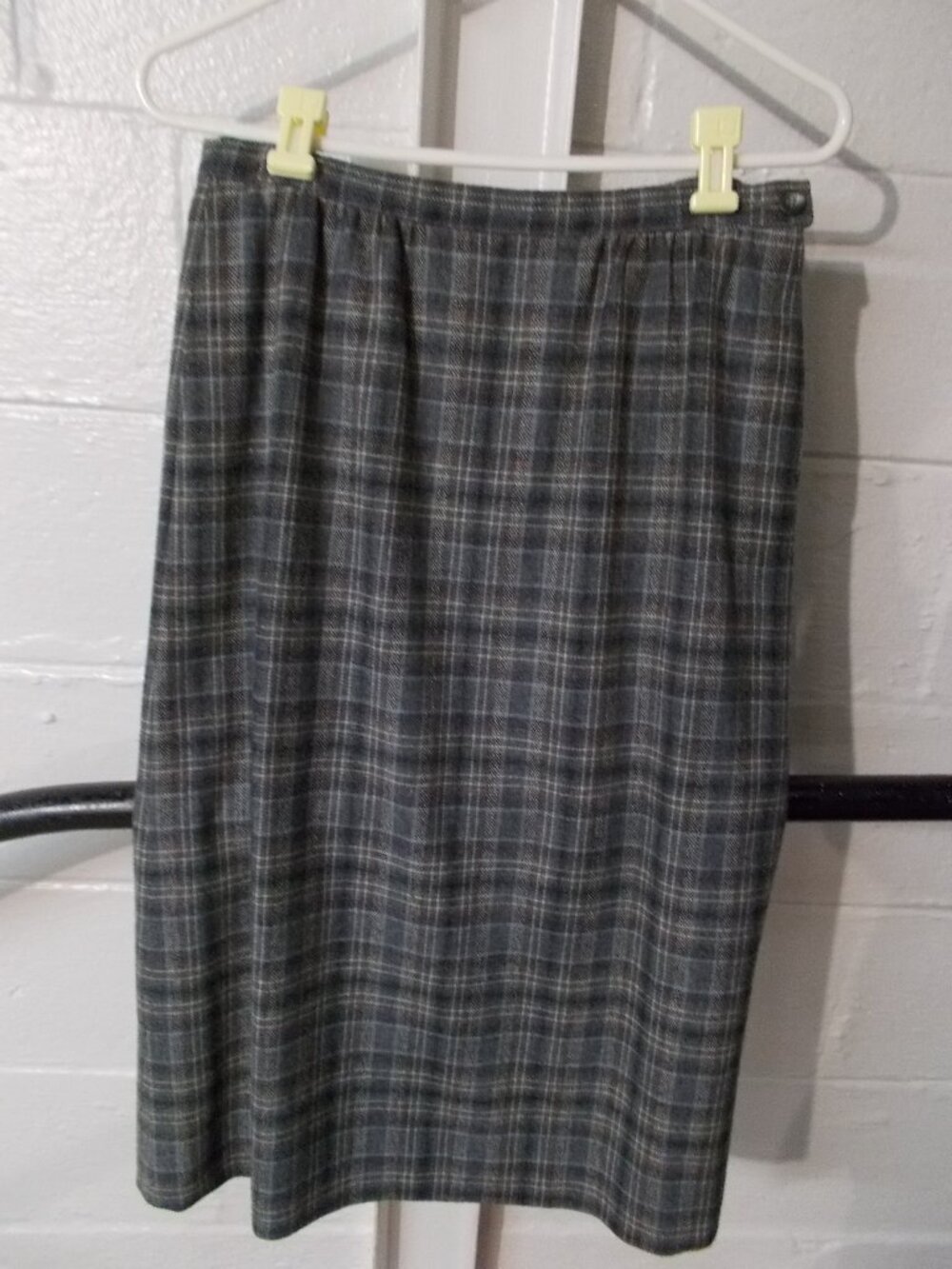 VTG PENDLETON women's gray plaid 100% wool skirt, size 8 regular